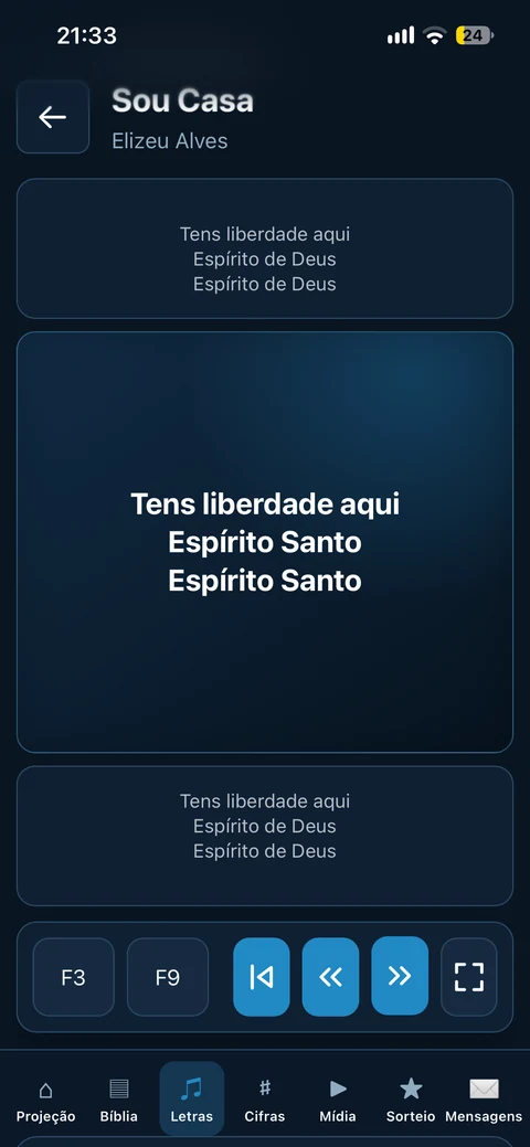 Acesso web do DVOWorship no celular com o bloco atual da letra e os controles de navegação.